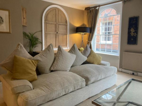 No.25 Steep Hill - Award Winning Street, Cathedral Quarter, Lincoln - Free Parking